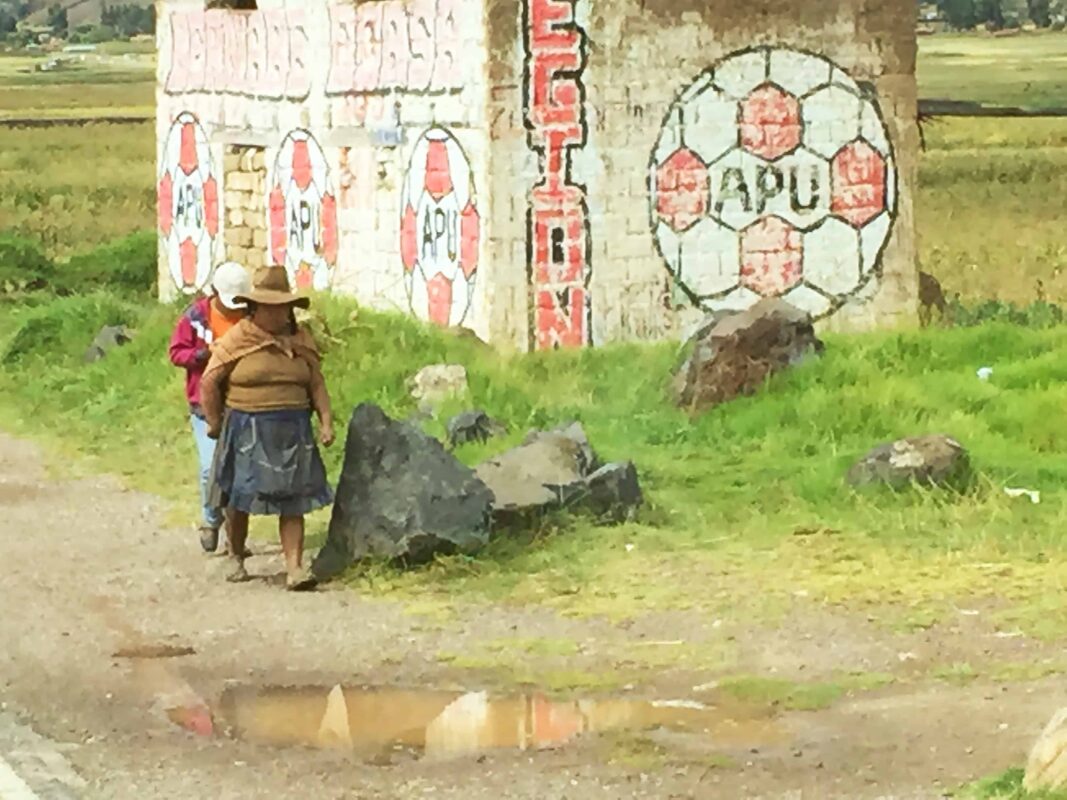 Cusco to Puno Peru Travel by 9 hours Bus Ride, Cusco to Puno Bus Tour in Peru: What You’ll See Along The Way, Bus from Cusco to Lake Titicaca. Traveling from Cusco to Lake Titicaca