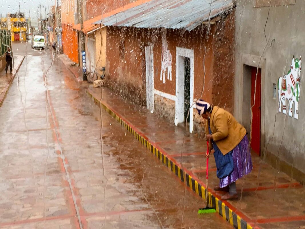 Cusco to Puno Peru Travel by 9 hours Bus Ride, Cusco to Puno Bus Tour in Peru: What You’ll See Along The Way, Bus from Cusco to Lake Titicaca. Traveling from Cusco to Lake Titicaca