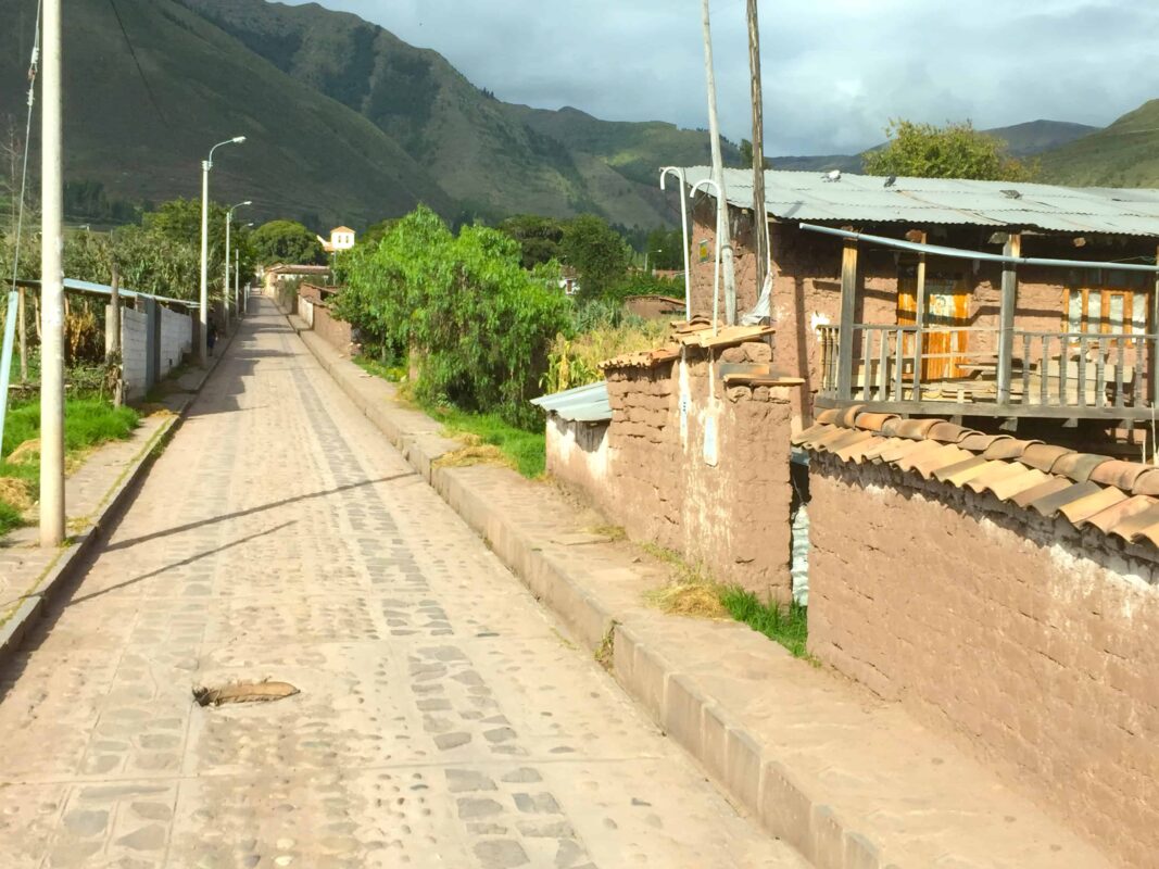 Cusco to Puno Peru Travel by 9 hours Bus Ride, Cusco to Puno Bus Tour in Peru: What You’ll See Along The Way, Bus from Cusco to Lake Titicaca. Traveling from Cusco to Lake Titicaca