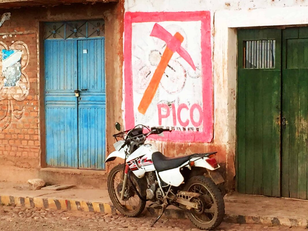 Cusco to Puno Peru Travel by 9 hours Bus Ride, Cusco to Puno Bus Tour in Peru: What You’ll See Along The Way, Bus from Cusco to Lake Titicaca. Traveling from Cusco to Lake Titicaca