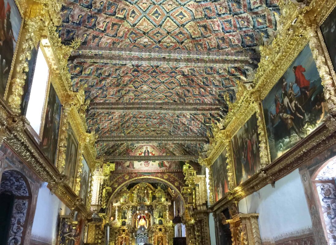 Cusco to Puno Peru Travel by 9 hours Bus Ride, Cusco to Puno Bus Tour in Peru: What You’ll See Along The Way, Bus from Cusco to Lake Titicaca. Traveling from Cusco to Lake Titicaca