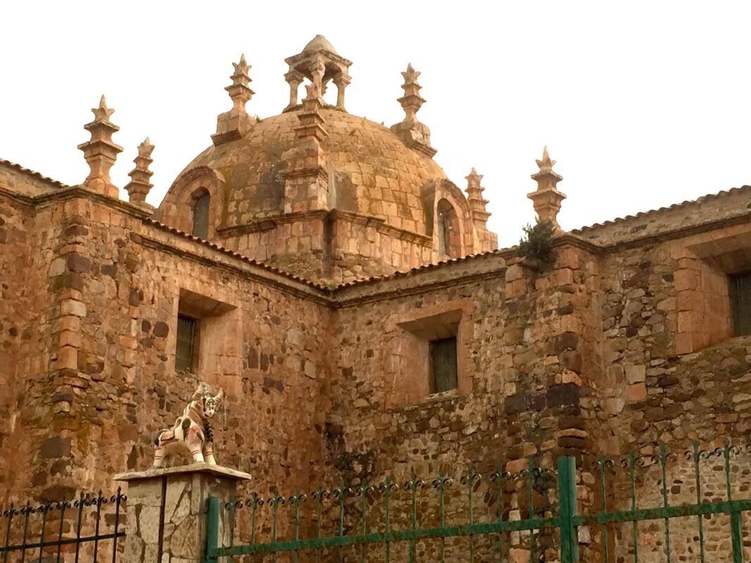 Cusco to Puno Peru Travel by 9 hours Bus Ride, Cusco to Puno Bus Tour in Peru: What You’ll See Along The Way, Bus from Cusco to Lake Titicaca. Traveling from Cusco to Lake Titicaca