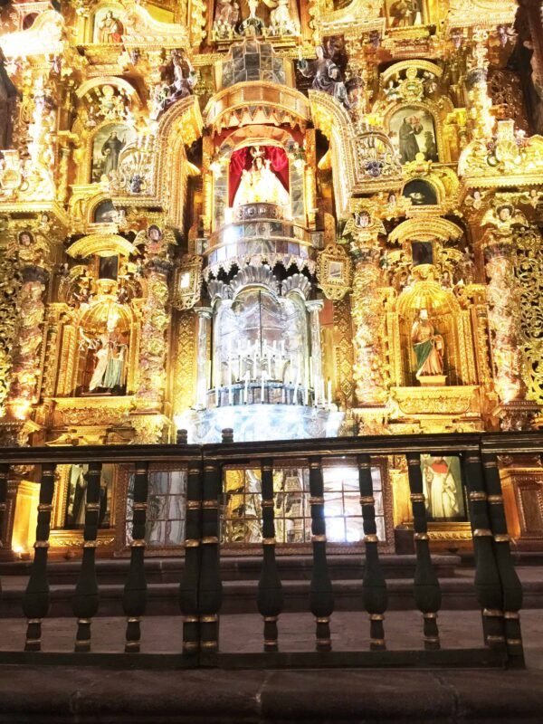 Cusco to Puno Peru Travel by 9 hours Bus Ride, Cusco to Puno Bus Tour in Peru: What You’ll See Along The Way, Bus from Cusco to Lake Titicaca. Traveling from Cusco to Lake Titicaca