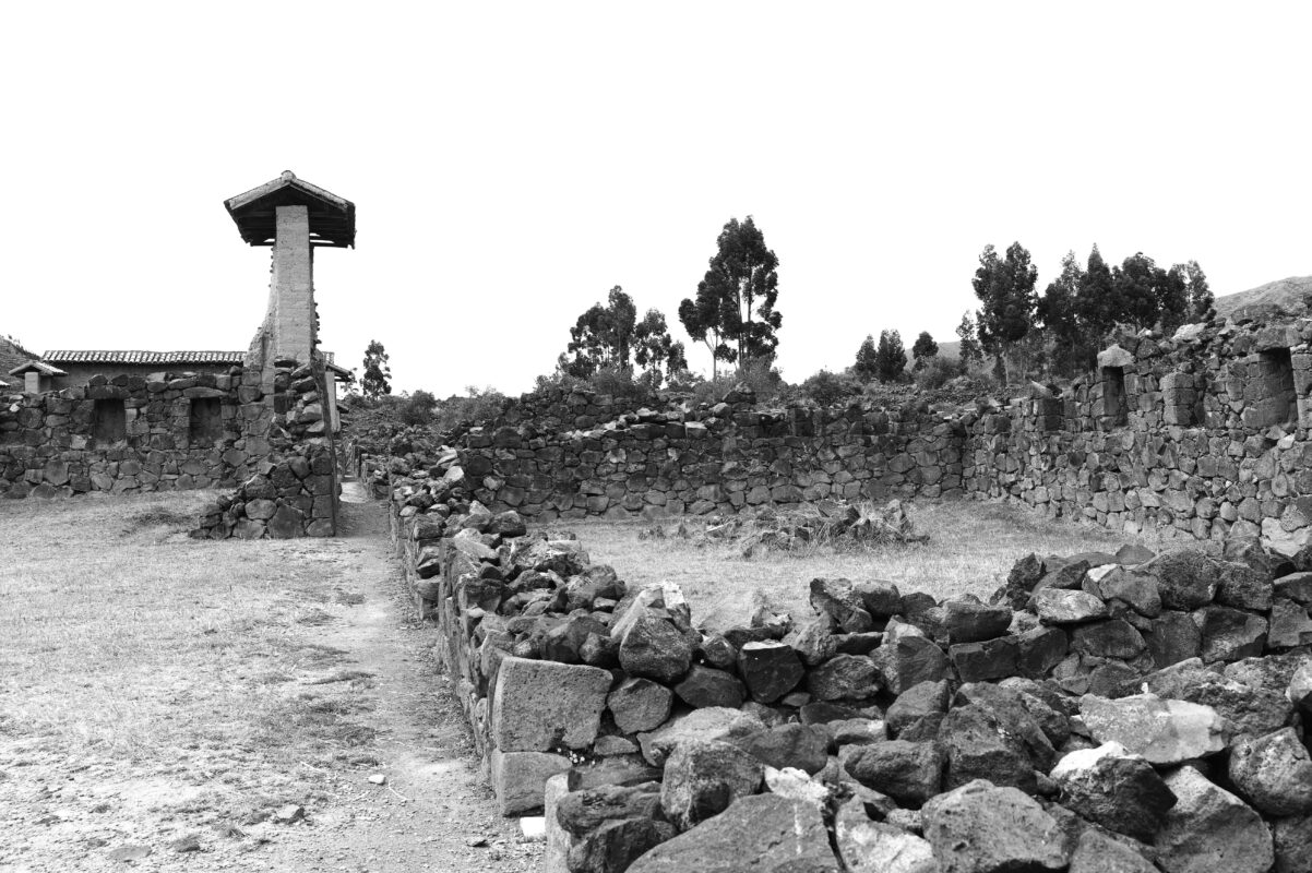 Cusco to Puno Peru Travel by 9 hours Bus Ride, Cusco to Puno Bus Tour in Peru: What You’ll See Along The Way, Bus from Cusco to Lake Titicaca. Traveling from Cusco to Lake Titicaca