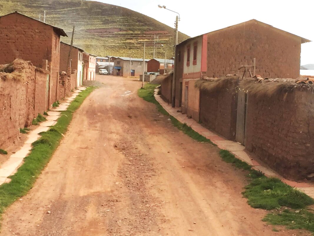 Cusco to Puno Peru Travel by 9 hours Bus Ride, Cusco to Puno Bus Tour in Peru: What You’ll See Along The Way, Bus from Cusco to Lake Titicaca. Traveling from Cusco to Lake Titicaca