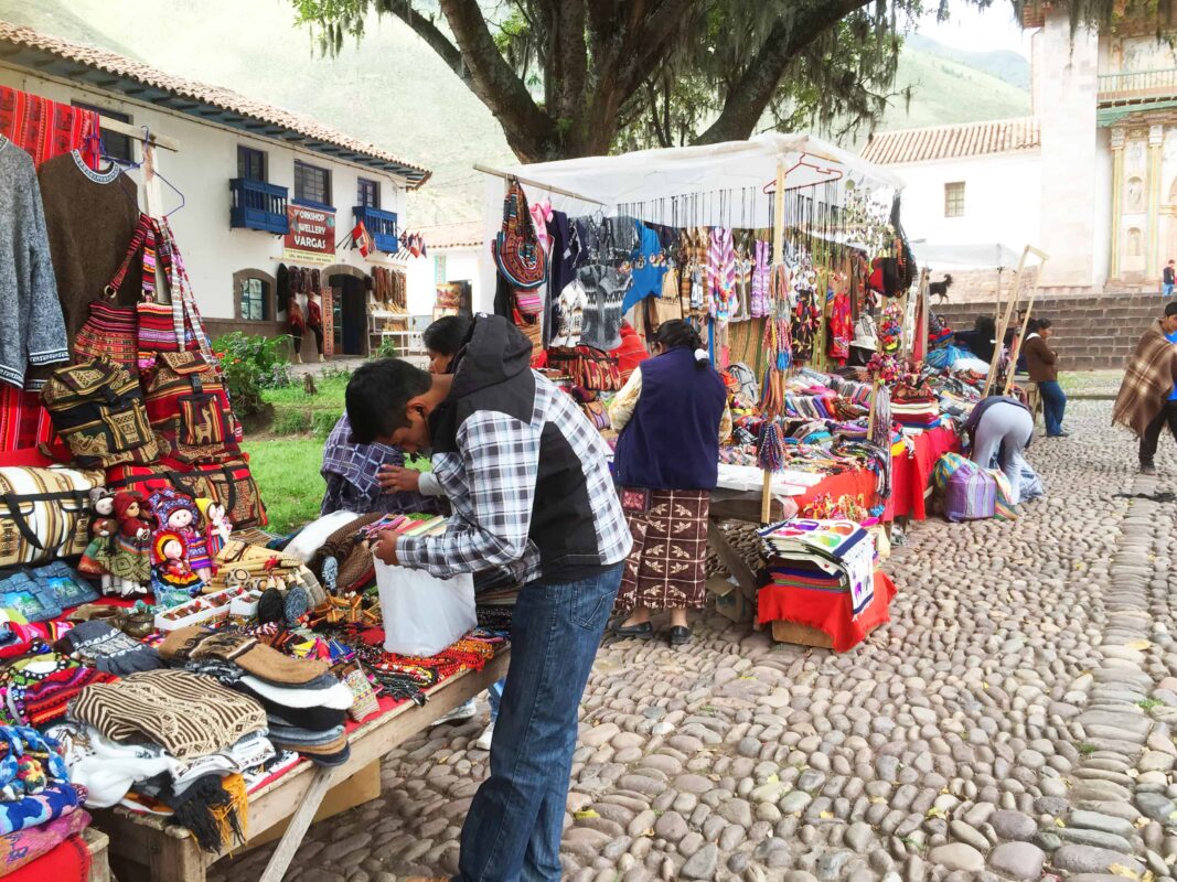 Cusco to Puno Peru Travel by 9 hours Bus Ride, Cusco to Puno Bus Tour in Peru: What You’ll See Along The Way, Bus from Cusco to Lake Titicaca. Traveling from Cusco to Lake Titicaca