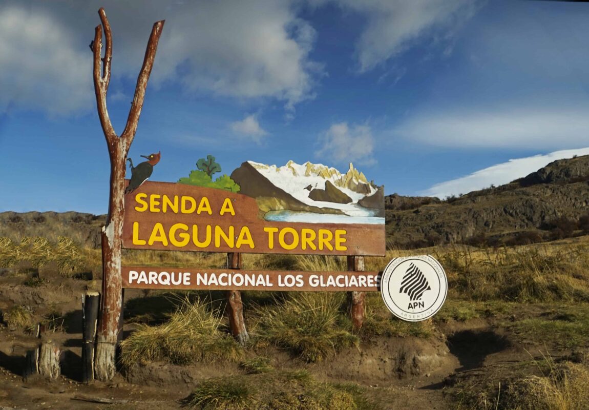 Hiking to Mount Fitz Roy and Hiking to Laguna de los Tres in El Chaltén, Sendero al Fitz Roy, Cerro Fitz Roy Patagonia, the trail to Mount Fitz Roy and Laguna de los Tres. Fitz Roy Trek as one of Patagonia's Best Hikes, Patagonia South America