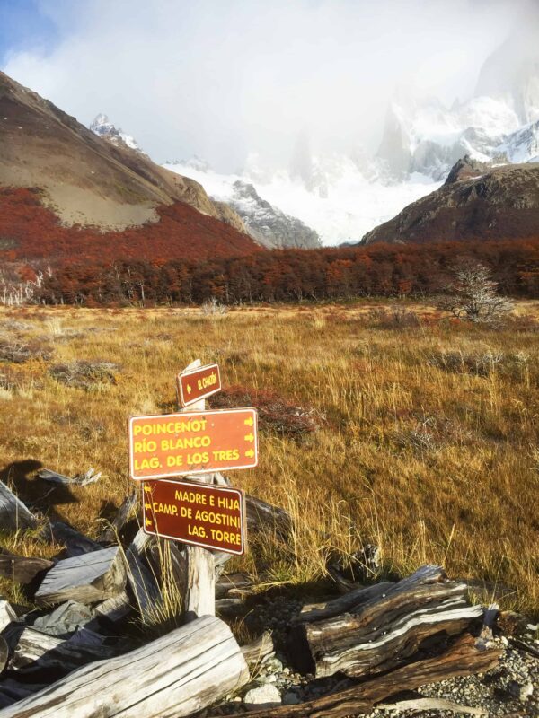 Hiking to Mount Fitz Roy and Hiking to Laguna de los Tres in El Chaltén, Sendero al Fitz Roy, Cerro Fitz Roy Patagonia, the trail to Mount Fitz Roy and Laguna de los Tres. Fitz Roy Trek as one of Patagonia's Best Hikes, Patagonia South America