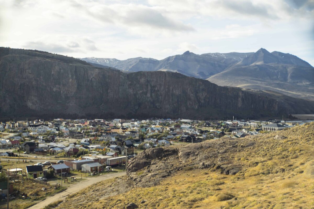 Hiking to Mount Fitz Roy and Hiking to Laguna de los Tres in El Chaltén, Sendero al Fitz Roy, Cerro Fitz Roy Patagonia, the trail to Mount Fitz Roy and Laguna de los Tres. Fitz Roy Trek as one of Patagonia's Best Hikes, Patagonia South America