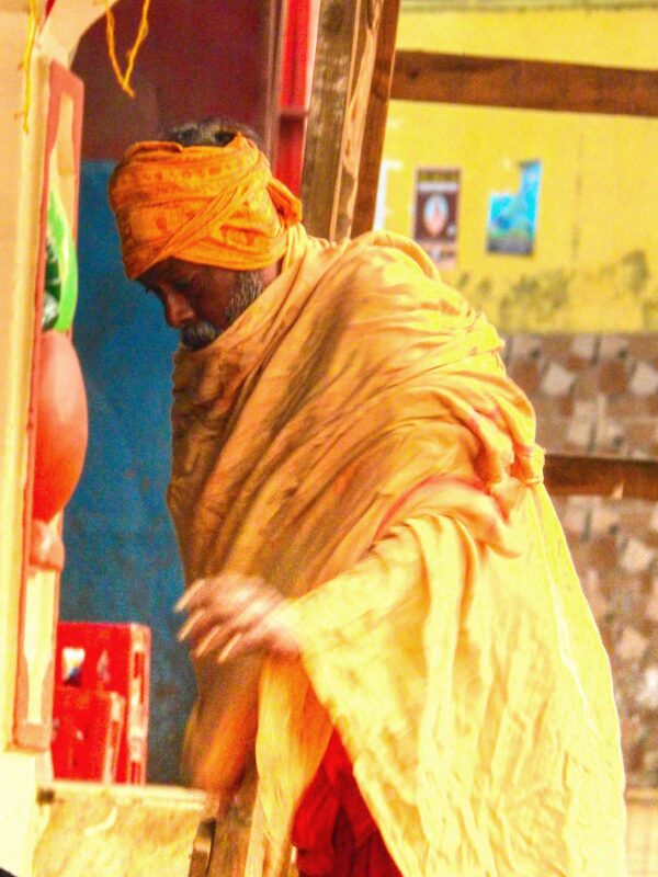 Street Photography in India, Street Photos in Rural India, Travel Photography blog by Dr Zenaidy Castro, travel blogger and wanderlust blogger life blog life travel blogging India