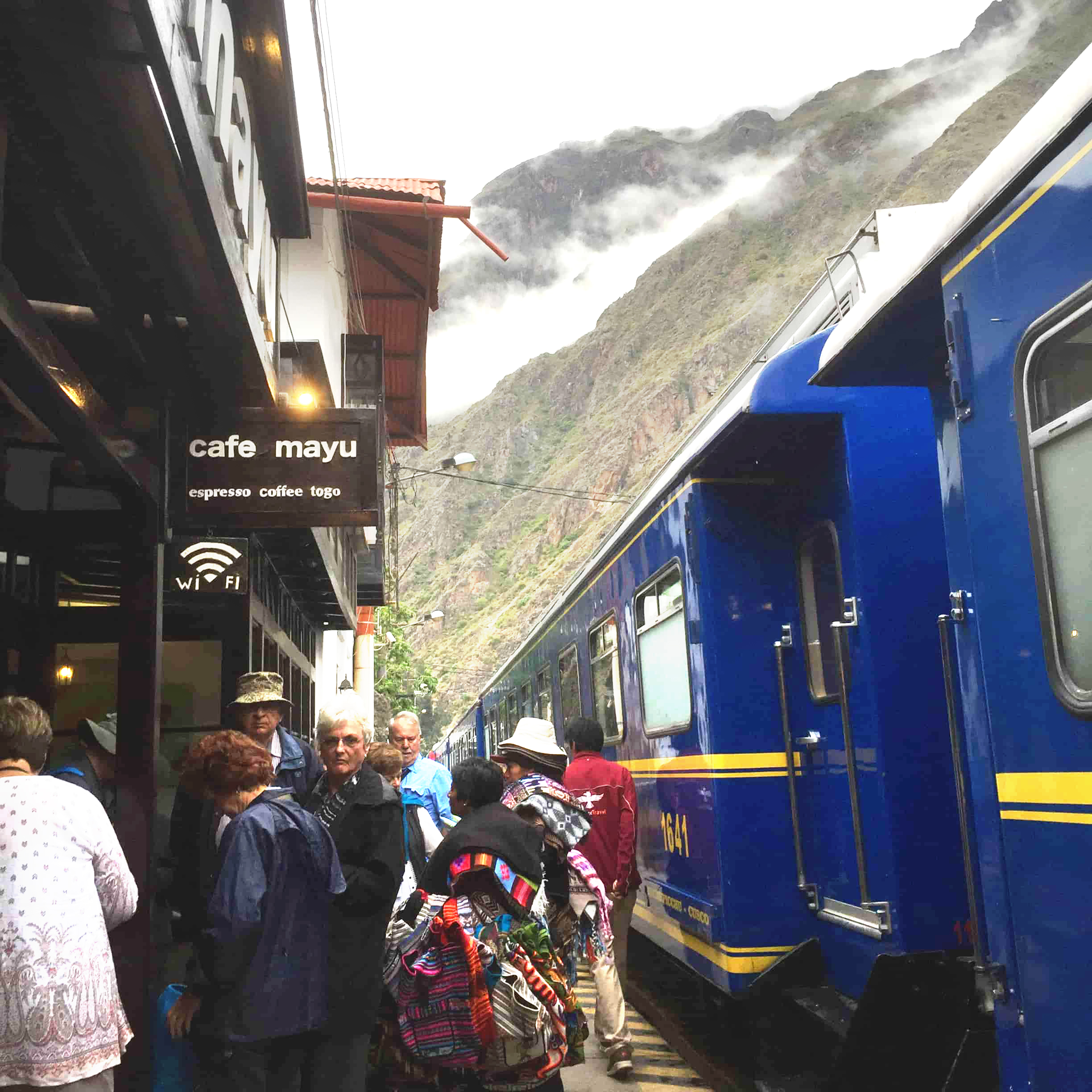 Peru Rail Vistadome Panoramic Trains to Machu Picchu, Luxury Trains to Machu Picchu, Vistadome Observatory Train Travel Plan, Vistadome Train to Machu Picchu