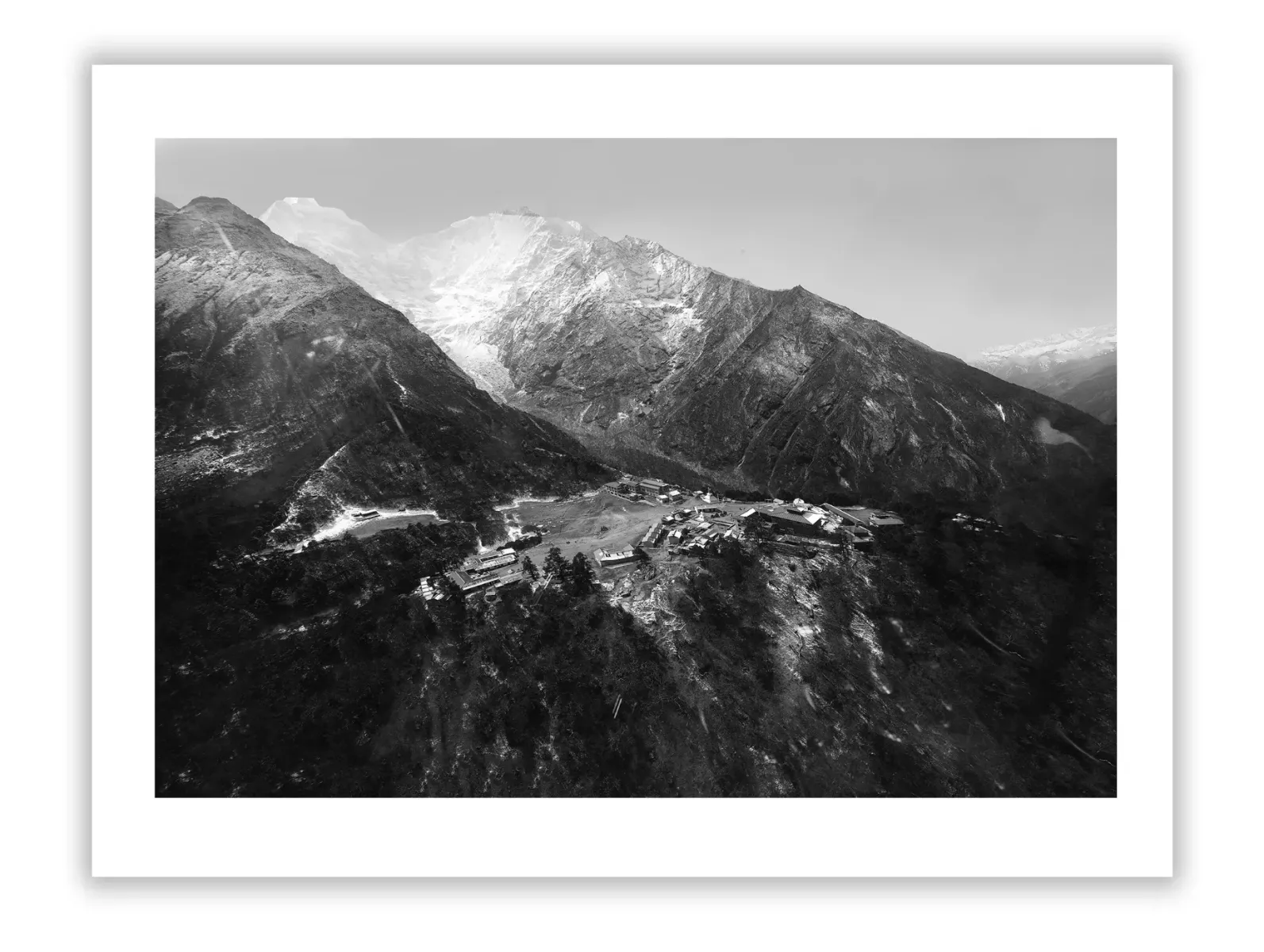 Art and Colour in Hotels: Best Wall Art for Every Hotel Type